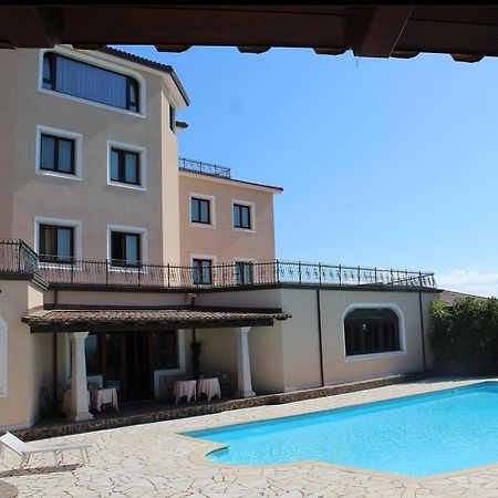 Le Tre Rose Hotel Bono  Eksteriør billede