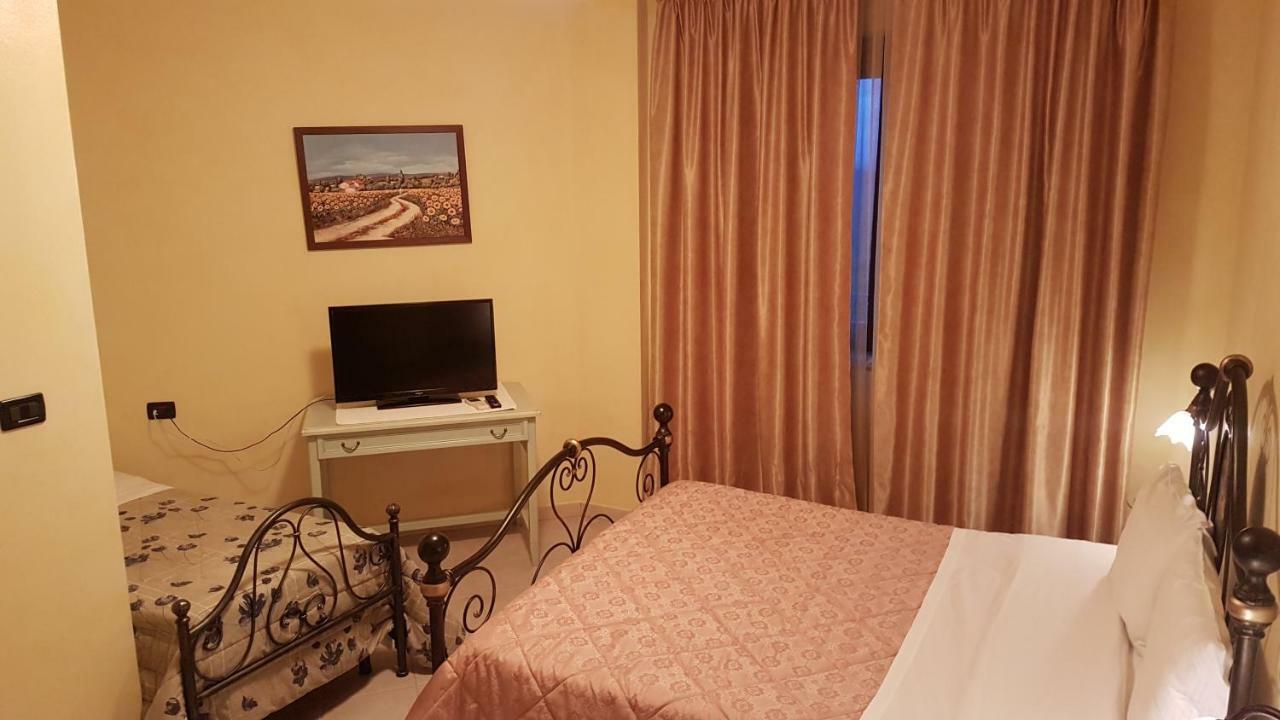Le Tre Rose Hotel Bono  Eksteriør billede